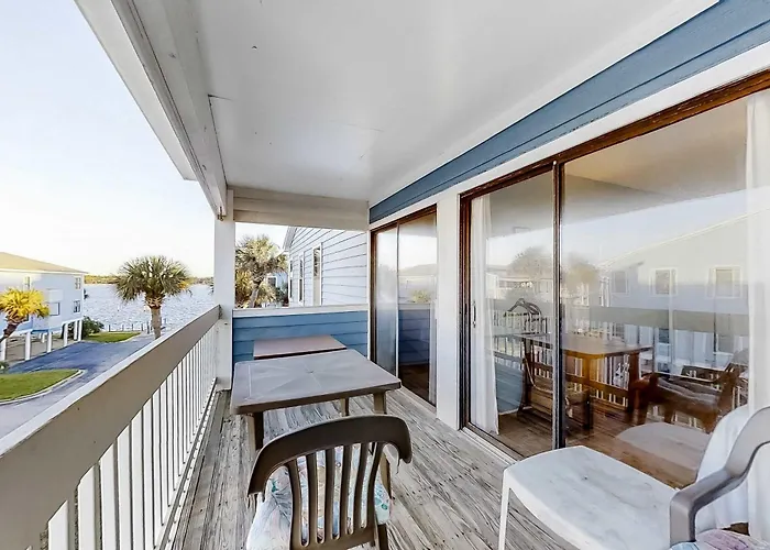 Cheerful With Shared Pool Pier And Access