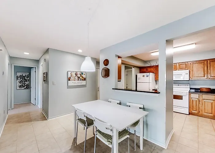 Holiday home Cheerful With Shared Pool Pier And Access