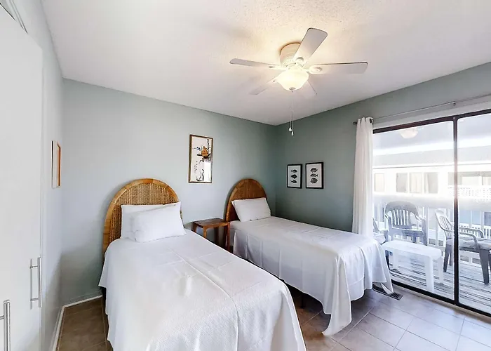 Cheerful With Shared Pool Pier And Access Holiday home *