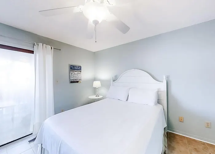 Cheerful With Shared Pool Pier And Access