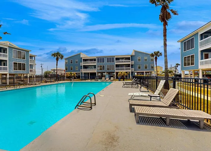 Cheerful With Shared Pool Pier And Access Holiday home